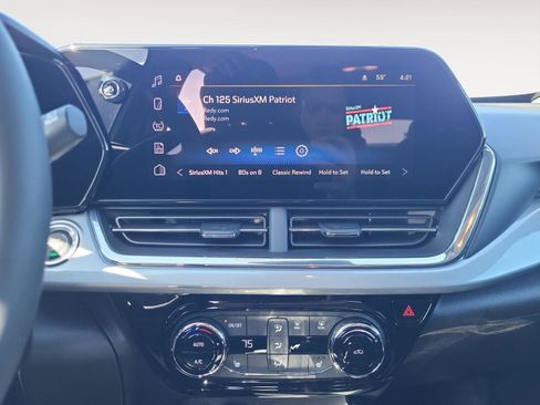 New 2026 Chevrolet Trax LT w/ Sunroof Package image 14