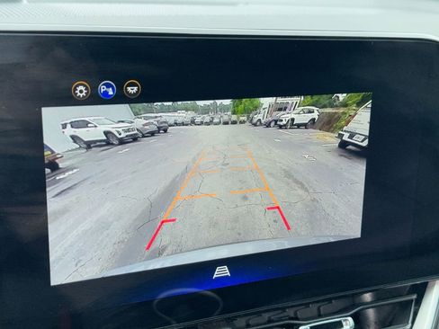 Used 2026 Chevrolet Equinox LT FWD image 28