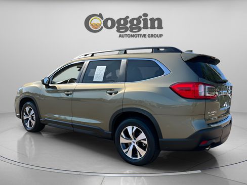 Used 2025 Subaru Ascent Premium w/ Premium Package image 3