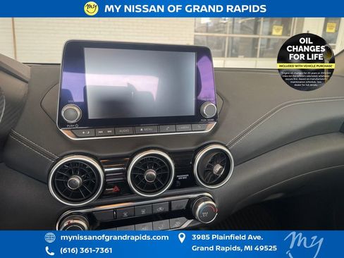 Used 2022 Nissan Sentra SV w/ Trunk Package image 10