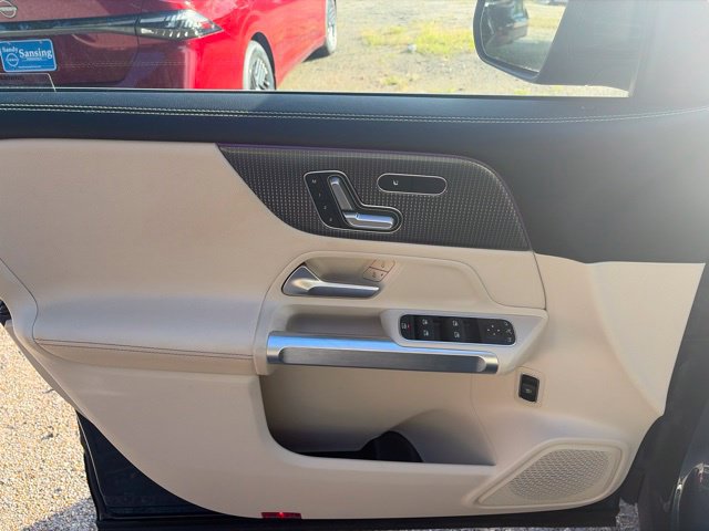 Used 2022 Mercedes-Benz GLB 250 image 29