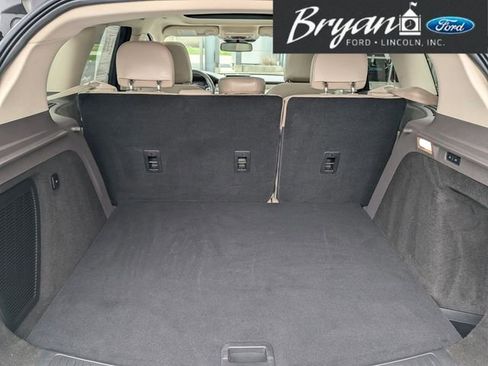 Used 2022 Lincoln Corsair AWD w/ Premium Package image 40