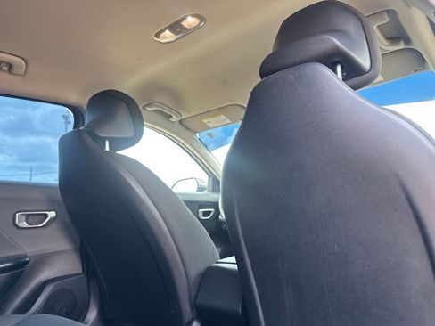 Used 2025 Kia K4 FWD image 29
