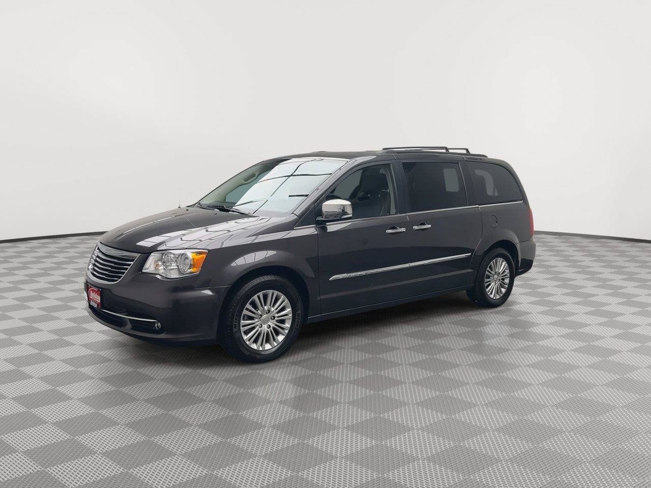 Used 2015 Chrysler Town & Country Touring-L w/ Driver Convenience Group FWD image 32