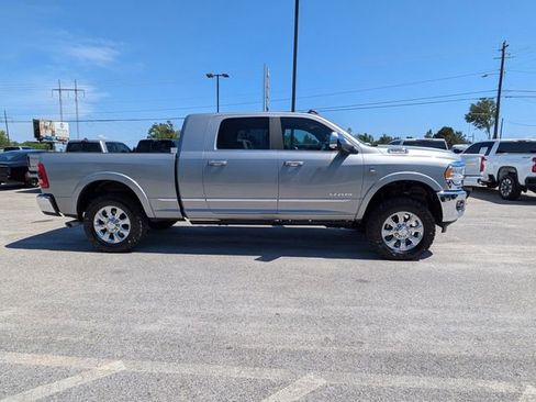 Used 2022 RAM 3500 Limited w/ Towing Technology Group AWD/4WD image 3