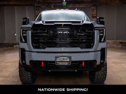 Used 2025 GMC Sierra 2500 AT4 w/ Technology Package image 4