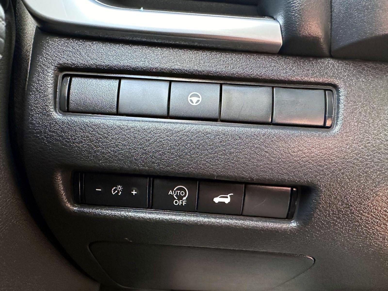 Used 2023 Nissan Rogue SV w/ SV Premium B Package AWD/4WD image 17