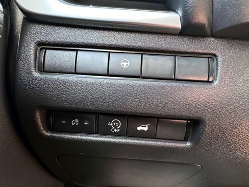Used 2023 Nissan Rogue SV w/ SV Premium B Package AWD/4WD image 17