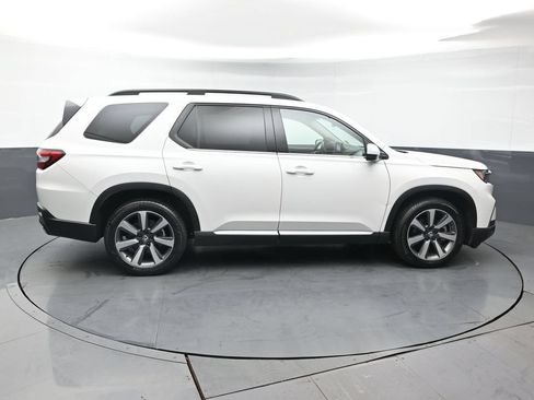Used 2023 Honda Pilot Elite image 7