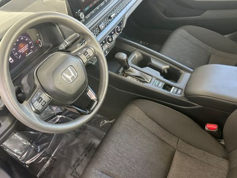 Used 2023 Honda Accord EX image 4