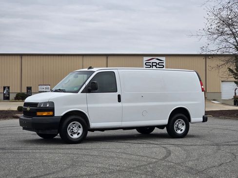 Used 2020 Chevrolet Express 2500 Regular Van 3D w/ Driver Convenience Package image 28