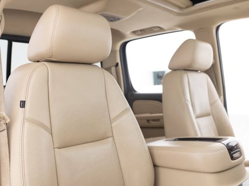 Used 2013 GMC Sierra 2500 Denali w/ Suspension Package, Off-Road AWD/4WD image 30