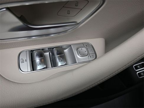 New 2025 Mercedes-Benz GLE 450e 4MATIC image 13