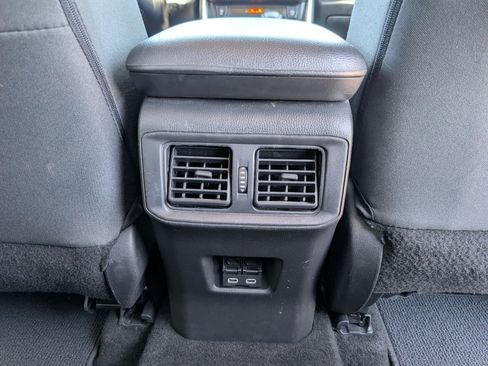 Used 2024 Toyota RAV4 XLE AWD/4WD image 7