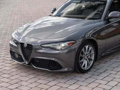 Used 2023 Alfa Romeo Giulia Sprint image 9
