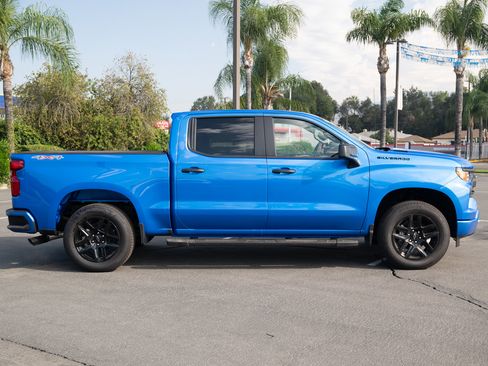 Used 2025 Chevrolet Silverado 1500 Custom image 3