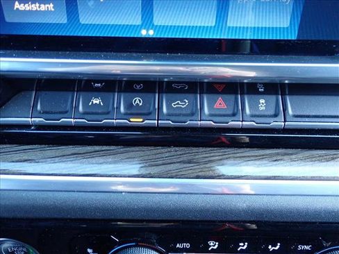 Used 2022 Chevrolet Silverado 1500 LT image 16