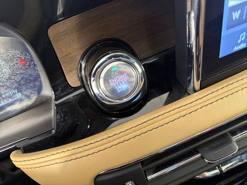Used 2021 Lincoln Corsair Reserve FWD image 14