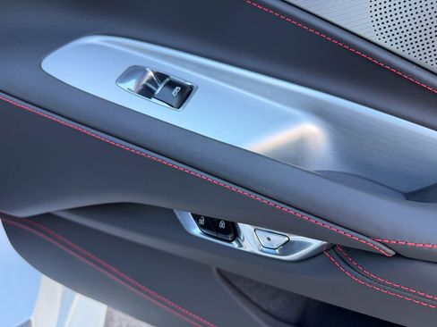 Used 2021 Chevrolet Corvette Stingray Premium Cpe w/ Z51 Performance Package image 23