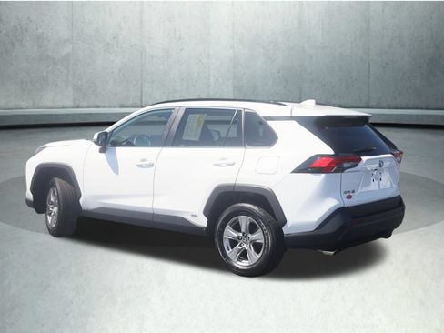 Used 2024 Toyota RAV4 XLE AWD/4WD image 16