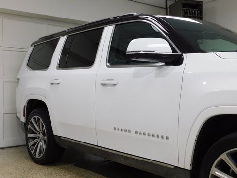 Used 2022 Jeep Grand Wagoneer Series II w/ Convenience Group III image 11