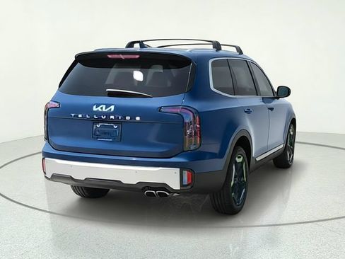 Certified 2024 Kia Telluride EX w/ EX Captain's Chair Package FWD image 5