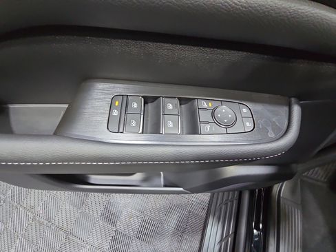 New 2025 Nissan Armada SV image 14