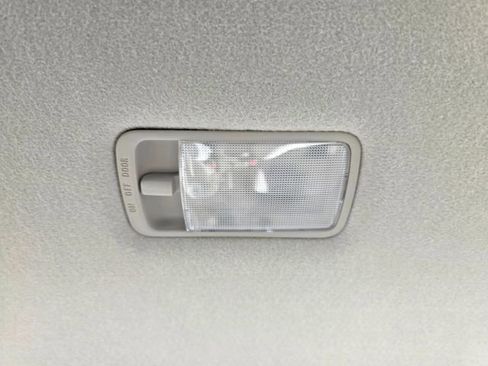 Used 2012 Nissan Versa SV image 26