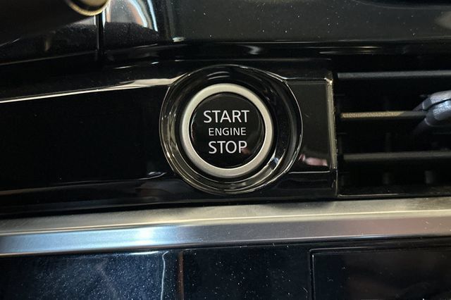 Used 2023 Nissan Pathfinder Platinum FWD image 22