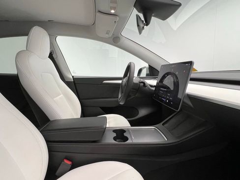 Used 2023 Tesla Model Y Performance image 6