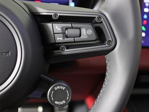 Certified 2025 Porsche Macan 4S Electric image 26