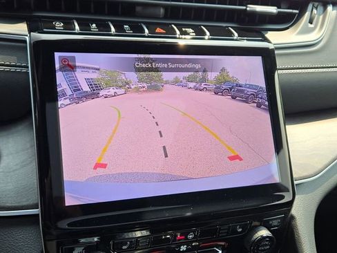 New 2025 Jeep Grand Cherokee L Limited image 32