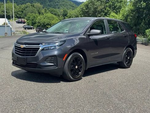 Used 2022 Chevrolet Equinox LS w/ LPO, Floor Liner Package FWD image 3