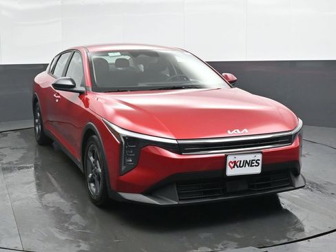 Used 2025 Kia K4 LXS image 6