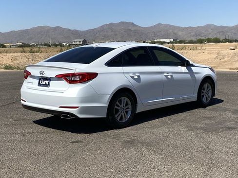 Used 2017 Hyundai Sonata SE FWD image 3