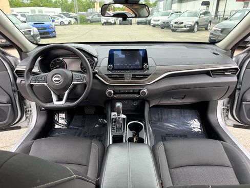 Used 2023 Nissan Altima 2.5 SV image 23