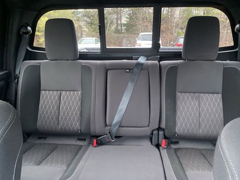 Used 2024 Nissan Titan SV w/ SV Convenience Package image 30