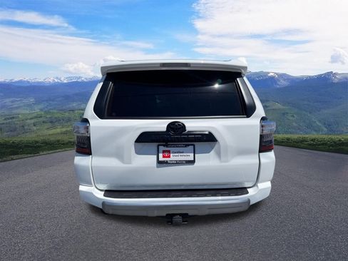 Used 2023 Toyota 4Runner TRD Off-Road Premium w/ Moonroof Package AWD/4WD image 4