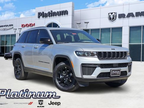 New 2026 Jeep Grand Cherokee Altitude image 1