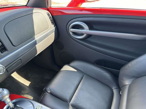 Used 2003 Chevrolet SSR w/ Preferred Equipment Group RWD image 31