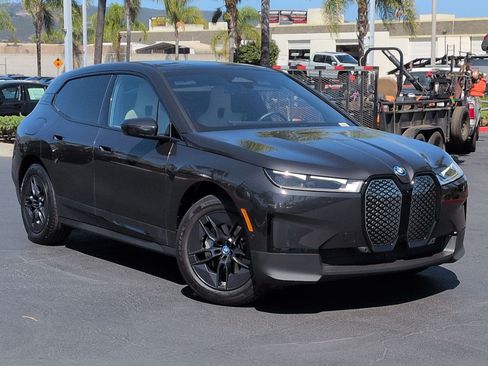 Certified 2024 BMW iX xDrive50 w/ Convenience Package AWD/4WD image 2