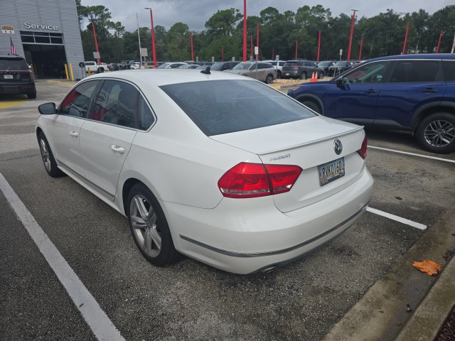 Used 2014 Volkswagen Passat TDI SEL Premium FWD image 3