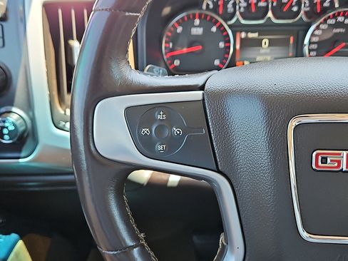 Used 2015 GMC Sierra 2500 SLE w/ SLE Preferred Package AWD/4WD image 18