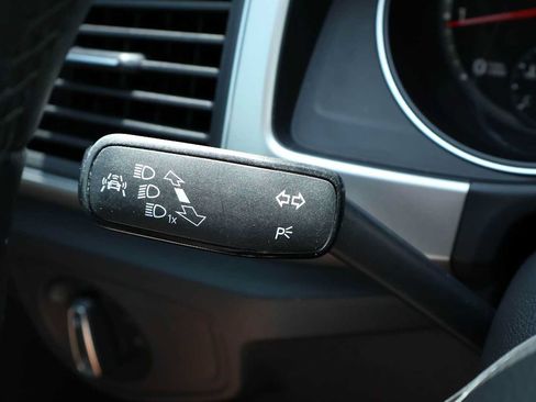 Used 2018 Volkswagen Atlas SE FWD image 27