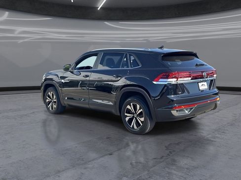 Used 2024 Volkswagen Atlas Cross Sport SE FWD image 4