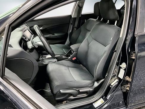 Used 2015 Honda Civic SE image 17