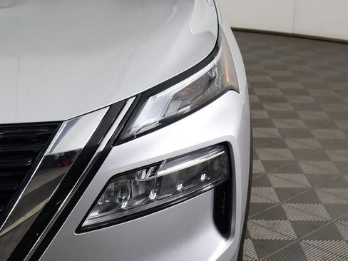 Used 2023 Nissan Rogue SV image 14