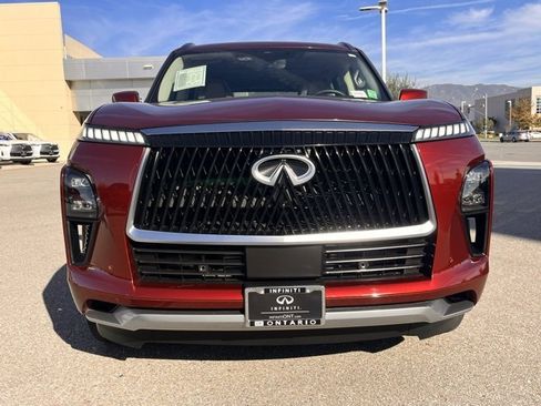 Certified 2025 INFINITI QX80 Sensory image 3