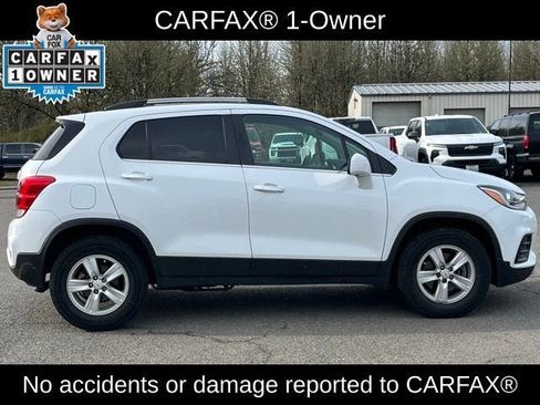 Used 2019 Chevrolet Trax LT w/ LT Convenience Package image 4