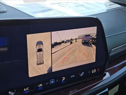 New 2026 Chevrolet Traverse Z71 w/ Enhanced Driving Package AWD/4WD image 13